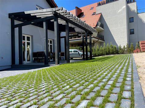 Nauja gaminių ekspozicija ir parkingo zona. Eco Tercia ir drenuojantys sprendimai.