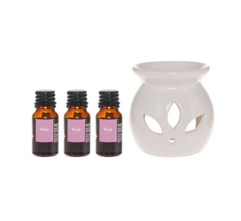 Aromaterapijos difuzorius su kedro eteriniu aliejumi