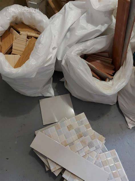 Po plytelių nuėmimo - likučių šalinimas