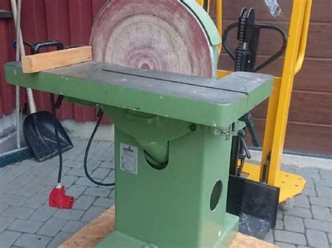 Medienos apdirbimo įrankiai ir tvirtinimo detalės