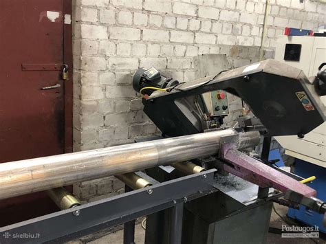 Suvirinimo purslai ant metalo