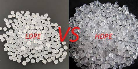 Infografika: LDPE vs PVC vamzdžiai - savybės, ilgaamžiškumas, kaina