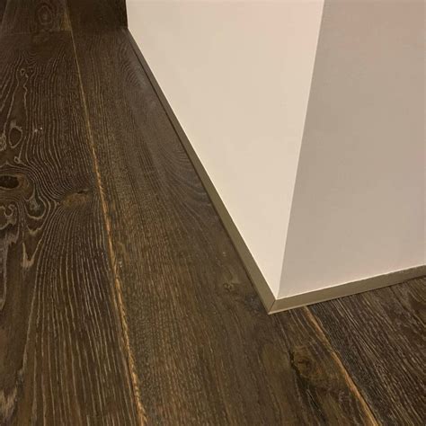 kampų apdailos profiliai