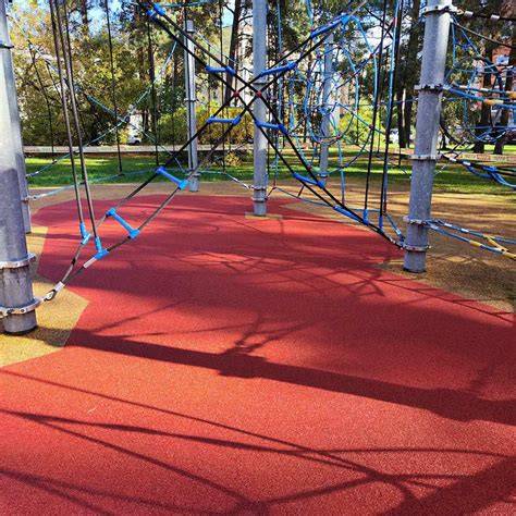 Guminių dangų įvairovė: ruloninės, plytelės, Sportflex konstrukcijos