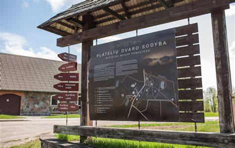 Platelių dvaro parkas ir storiausias Lietuvoje uosis