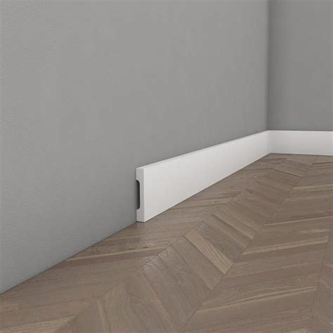 Skirtingi baltų grindjuosčių profiliai