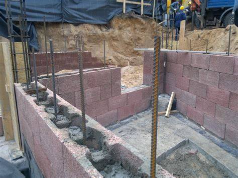Pluoštinis sutankėjančiasis betonas ir pluošto armavimas