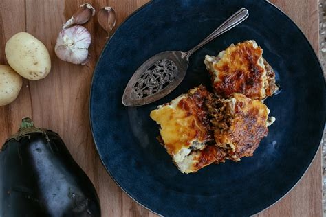 Bulvių plokštainio su šonkauliais ingredientų nuotrauka