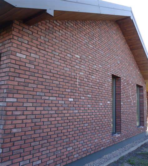 Fasadinės plytelės montavimas vizualiai