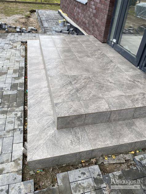 Terasinių plytelių klojimo proceso pavyzdys