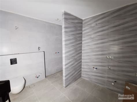 Keraminių plytelių ir akmens naudojimas šildomose grindyse