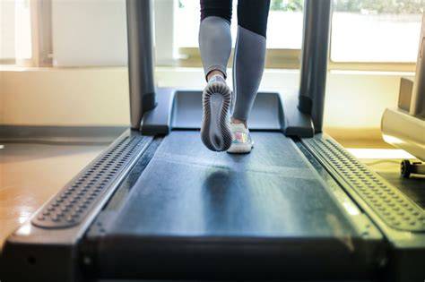 Infografika: skirtingų intensyvumo pratimų pavyzdžiai