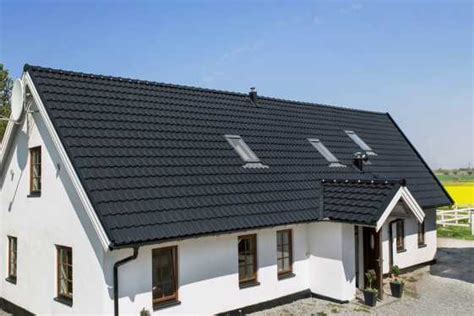 Grafikas: bangos vs lygios keraminės čerpės