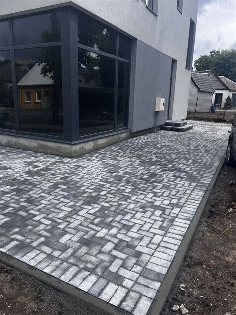 Betoninių trinkelių klojimas