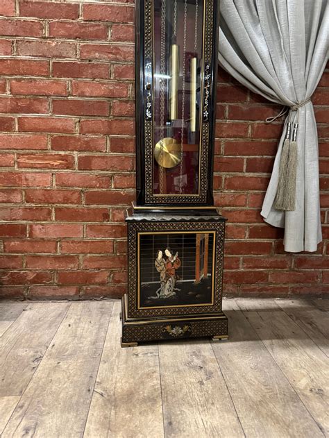 Senovinis pastatomas laikrodis