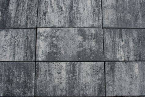 Plokščių pavyzdžiai: Plaza M 4×2 400x200x60 mm, plokščių faktūra Nature ir Graphite