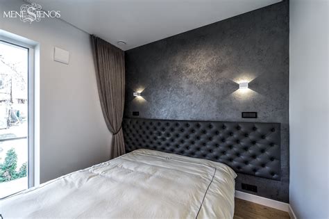 Miegamojo siena su dekoratyvinėmis plokštėmis