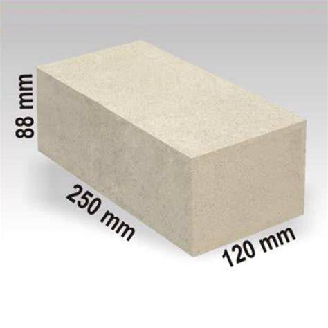 Infografika: Silikatinės plytos matmenys 250 x 120 x 88 mm ir jų išdėstymas arkose