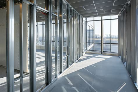 Metalinio karkaso pertvaros montavimas