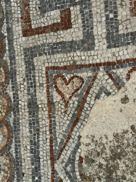 Senovės graikų grindinio mozaikos fragmentas