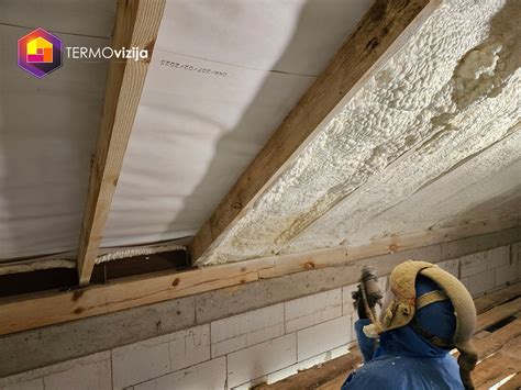 Vaizdinė instrukcija: šlaitinio stogo šiltinimas poliuretano putomis