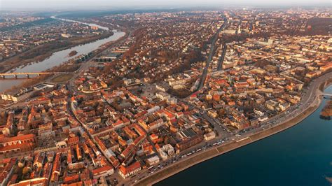 Infografika: drėgmės įsitraukimas į fasadus ir akivaizdūs rizikos taškai
