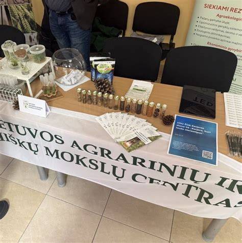 Infografika: Maziliausko karjeros kelias nuo Paaluonio kaimo iki Žemės ūkio akademijos