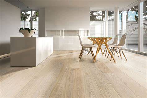 https://example.com/images/wooden_floors.jpg
