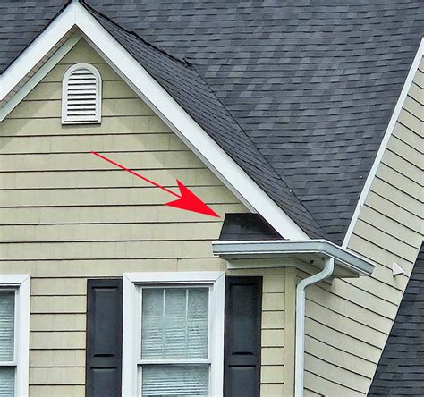 https://example.com/images/roof_eaves.jpg