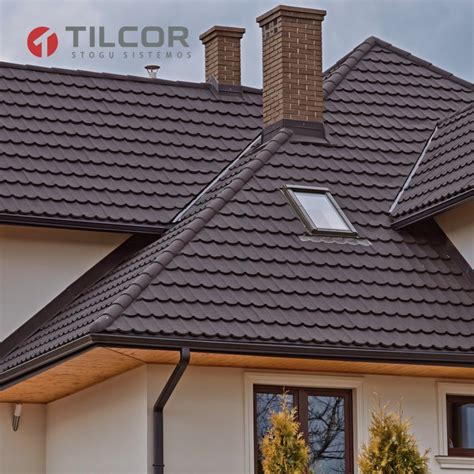 pilkos spalvos stogo danga