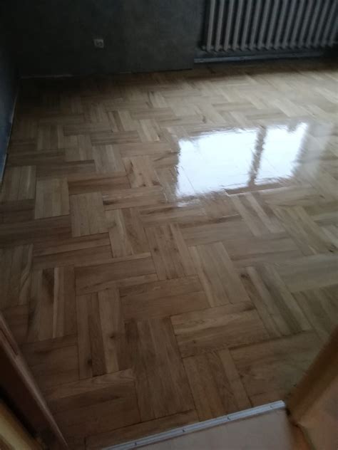 Medinių grindų lakavimas