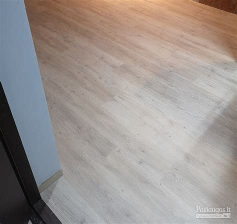 Vinilinių grindų su Click sistema montavimas