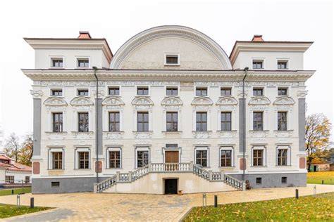 Perforuotos lakštų išdėstymo pavyzdžiai architektūros kontekste