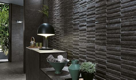 Akmens masės plytelės virtuvėje