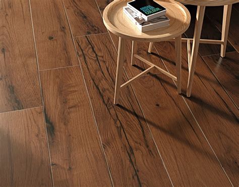 Medžio imitacijos plytelės