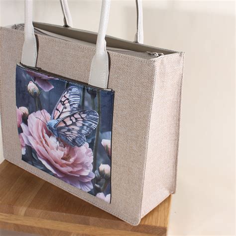 Rankinė pagaminta iš impregnuoto audinio