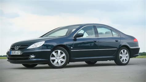 Peugeot 607 palyginimo lentele su konkurentais