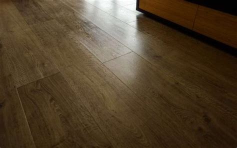 Aukštos kokybės grindų pasirinkimo praktiniai pavyzdžiai