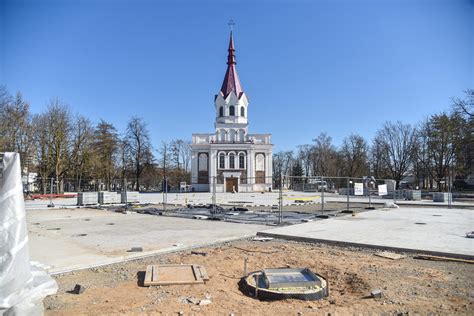 Fontano rekonstrukcija Vilniuje: granitinė apdaila ir įranga