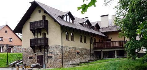 Platelių dvaro svirno fasadas