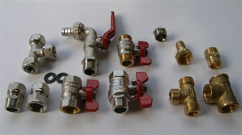 Įvairių tipų daugiasluoksnių vamzdžių jungtys