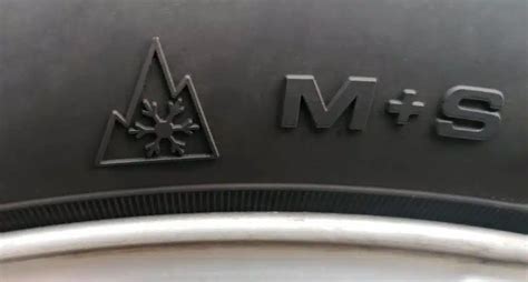 Simboliai ant žieminių padangų M+S ir 3PMSF