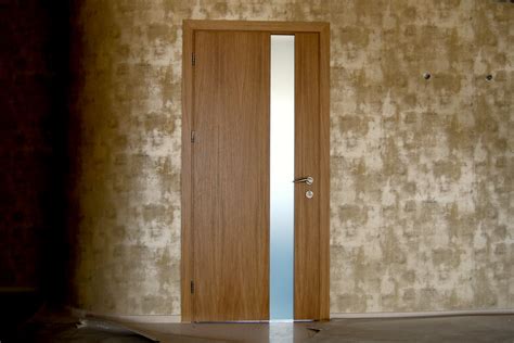 Faneruotos durys interjere