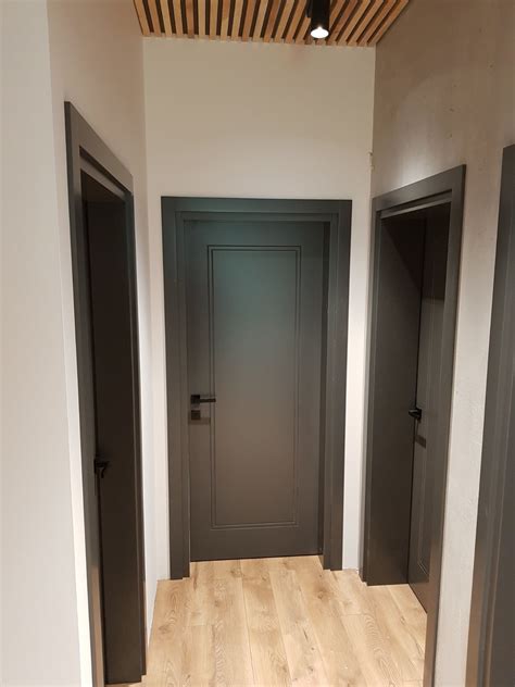 Medžio lukšto raštai ant faneruotų durų