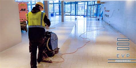 Betono grindų valymas