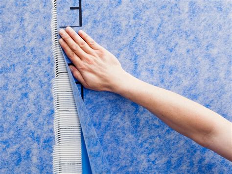 Ritininės hidroizoliacijos klojimas ant sienos