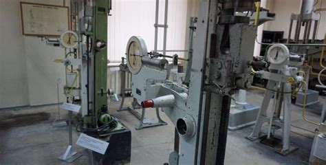 Bandymų laboratorija: parketo mechaninio atsparumo tyrimas
