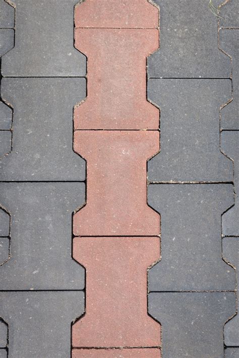 Aplinkotvarkos elementų įvairovė: trinkelės, plokštės, bordiūrai