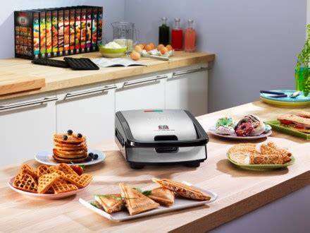 Sumuštinių keptuvė su keičiamomis plokštėmis, Tefal Snack Collection SW852D12