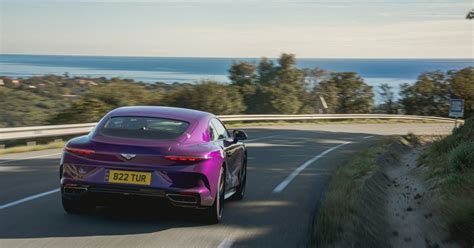 Schema, vaizduojanti kvadratinio vamzdžio gamybos procesą